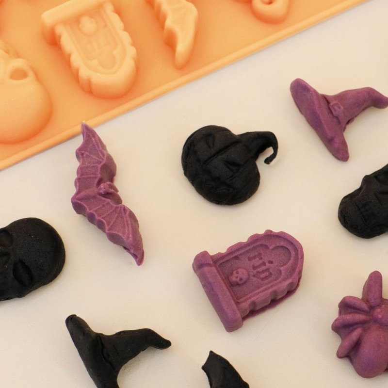 Ambiance chocolat d'Halloween (chauve-souris, citrouille, chapeau de sorcier..)
